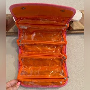 Baggalini travel case for jewelry and accessories